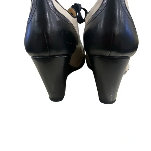 Crown Vintage Delight Two-Tone Wedge Heels - Picture 4 of 8